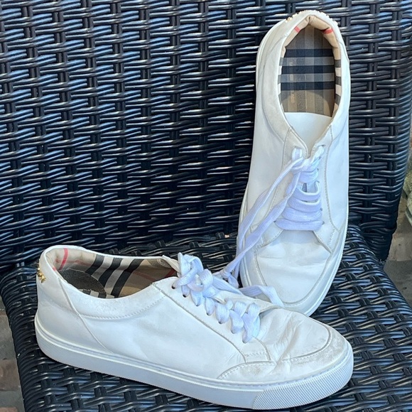 Burberry White Women's Sneakers - Picture 2 of 8